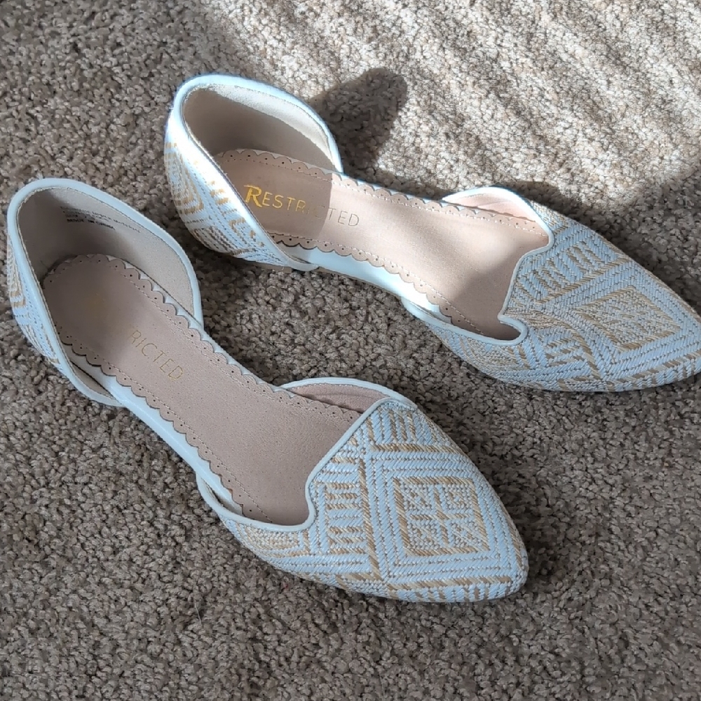 Restricted Women's Cream and Tan Patterned Flats